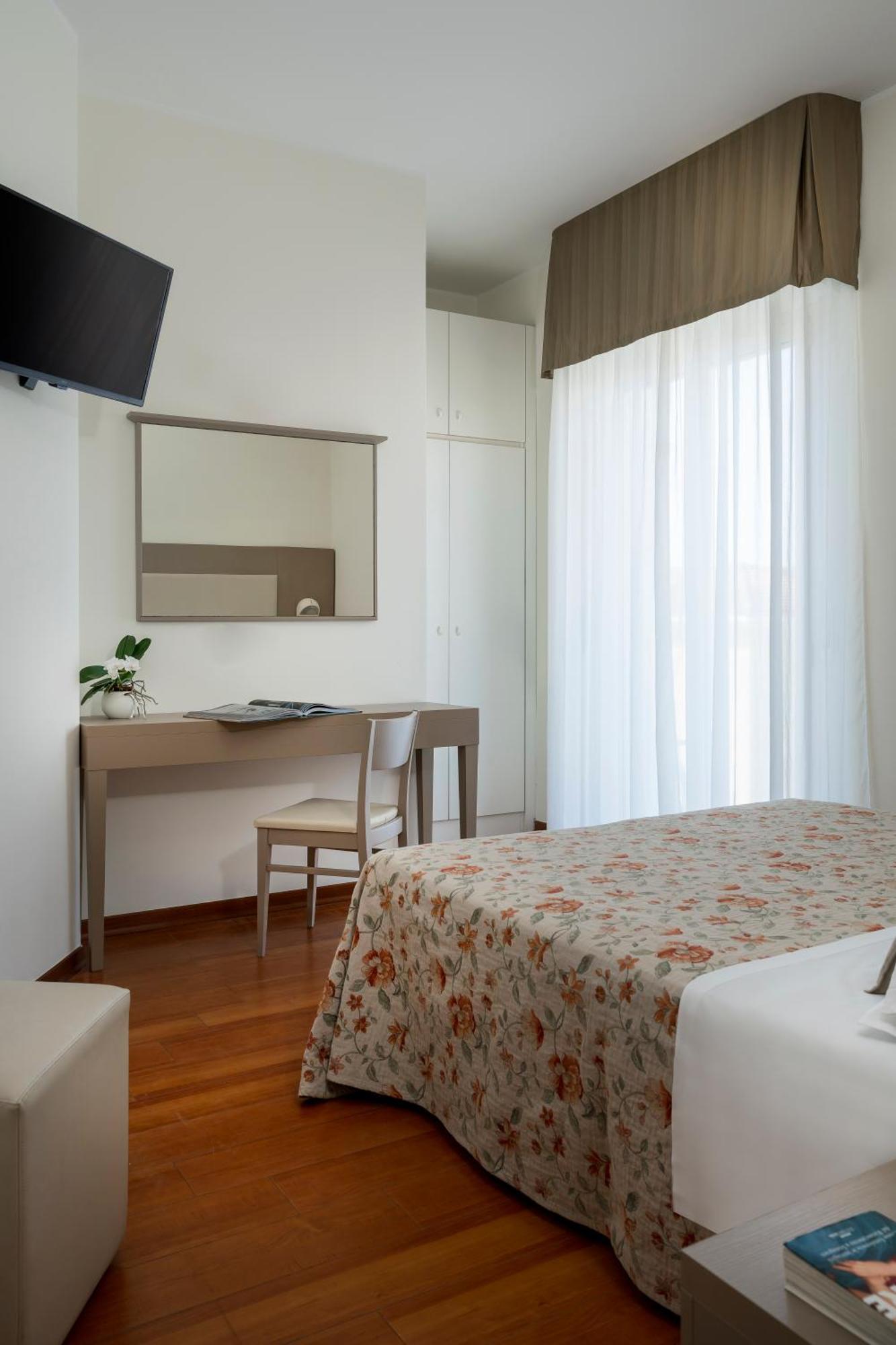 Hotel Rondinella E Viola Rimini Quarto foto
